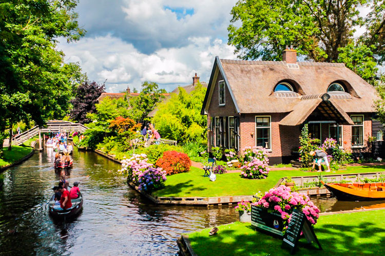 European Charms with Giethoorn